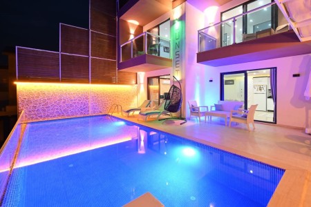 Villa Moonlight