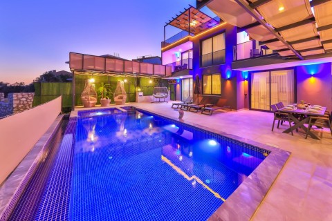 Villa Lalezar